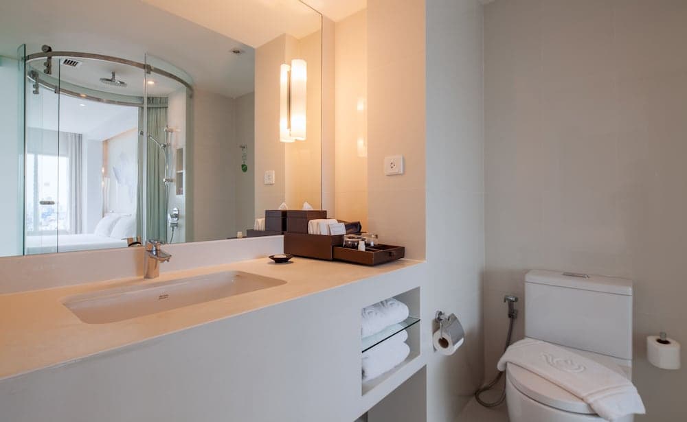 Centara Watergate Pavilion Hotel Bangkok — 12