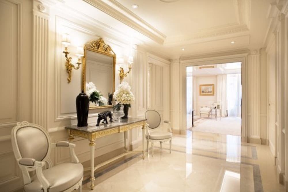 Four Seasons Hotel George V — 6