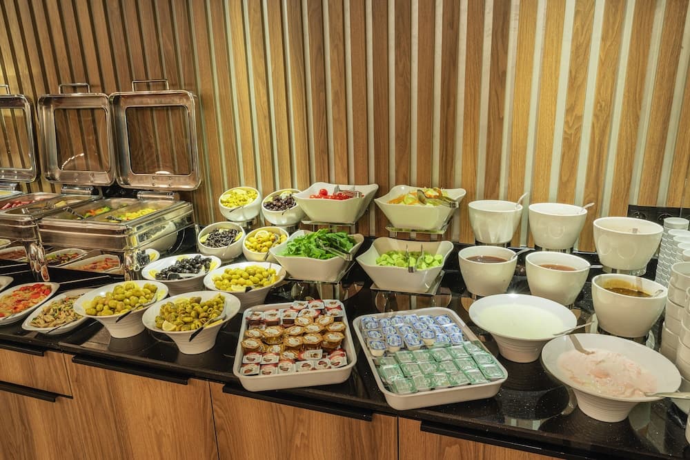 Ayramin Deluxe Hotel — 29