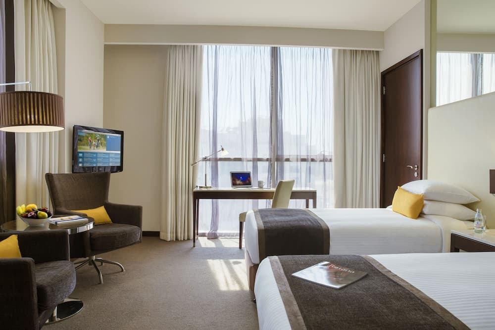Centro Barsha — 13