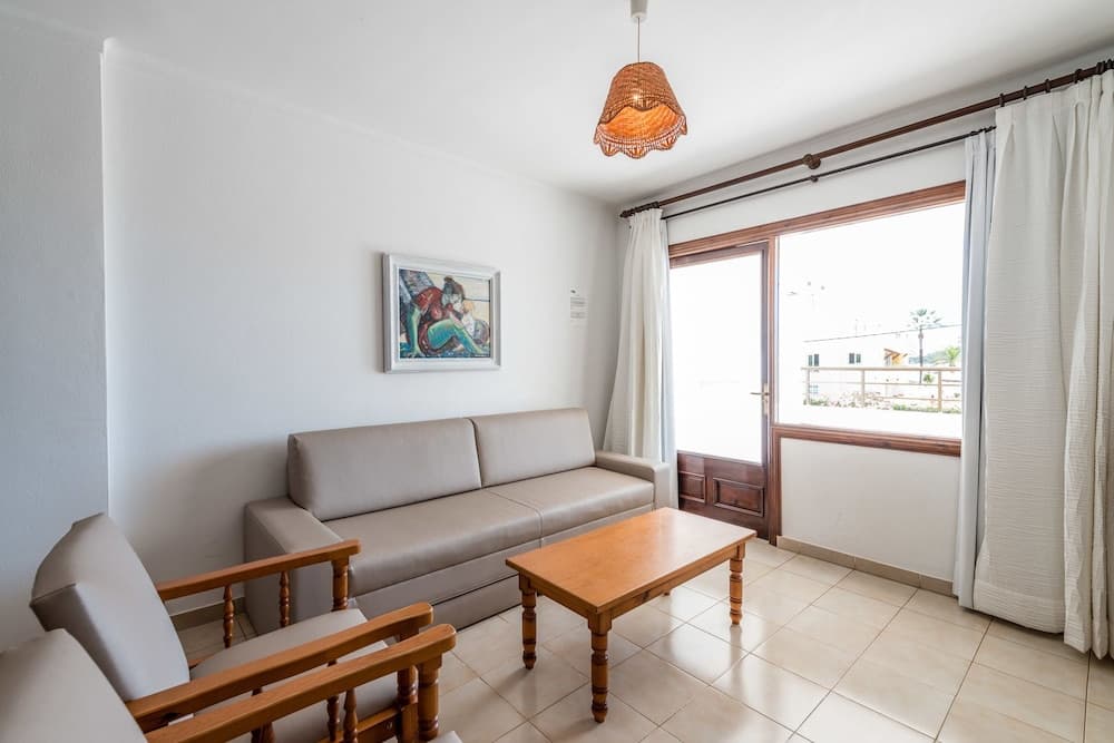 Apartamentos Ros — 12