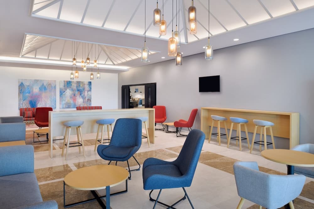 Holiday Inn Express Dubai Airport, un hotel IHG — 9