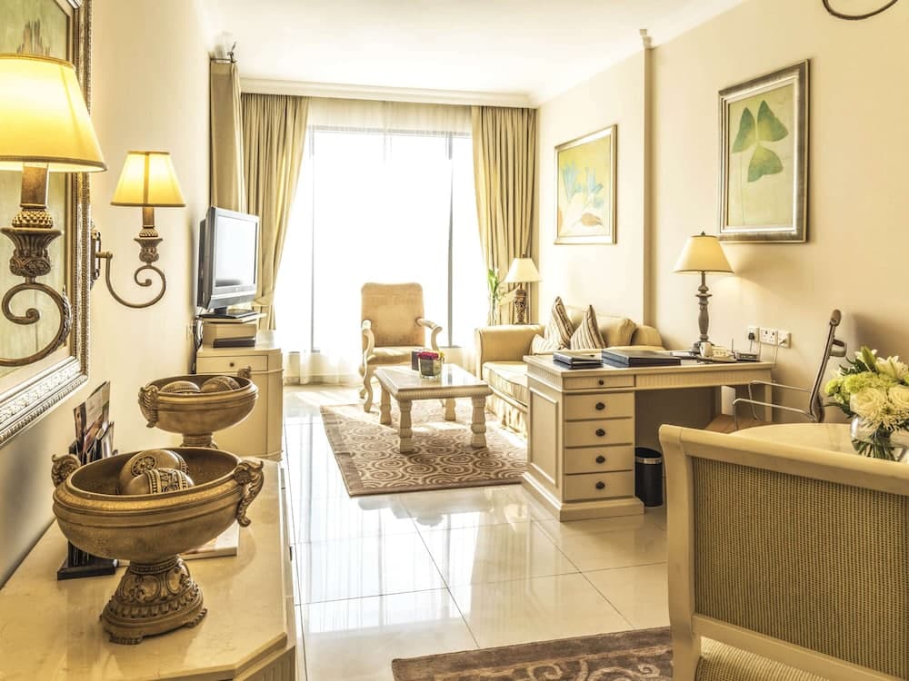 Mercure Dubai Barsha Heights Hotel Suites und Apartments — 16