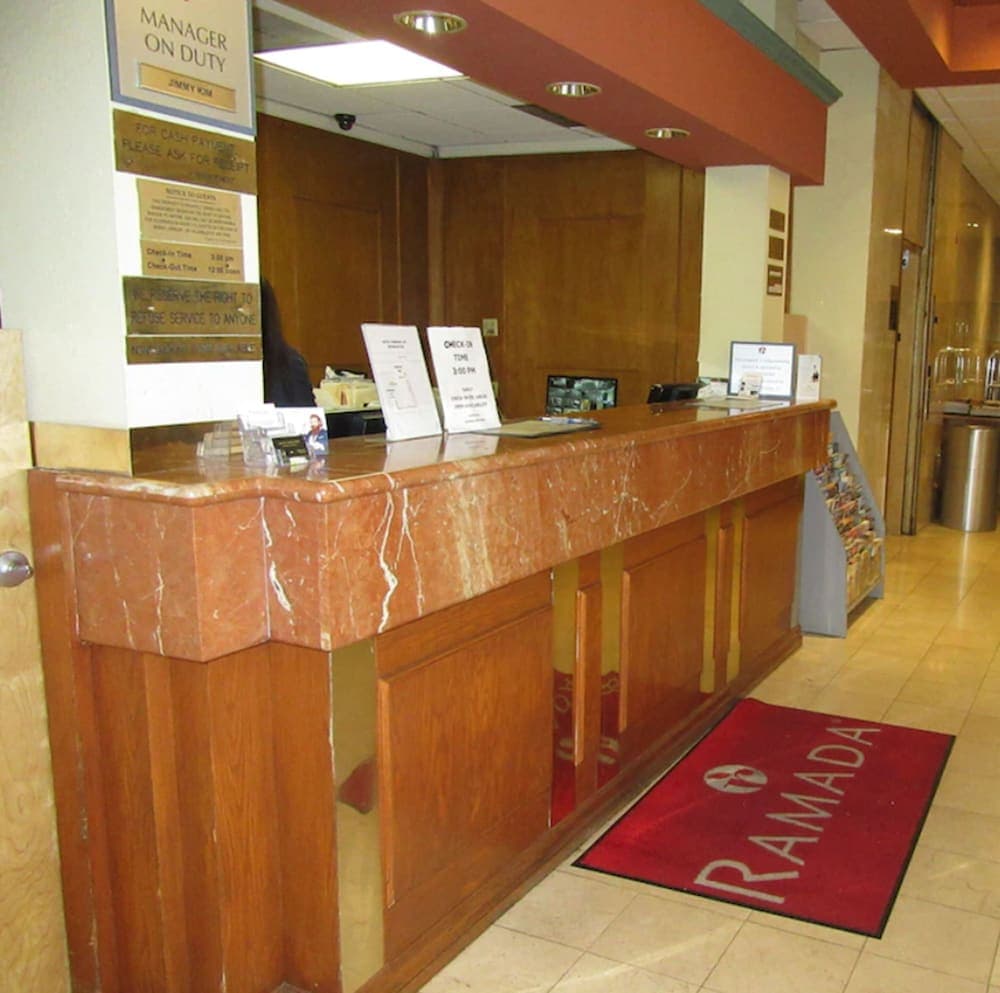 Ramada by Wyndham Los Angeles/Koreatown West — 7