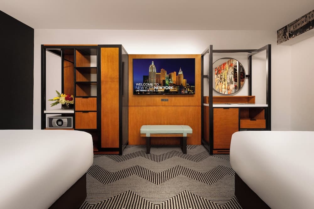 New York-New York Hotel & Kasino — 8