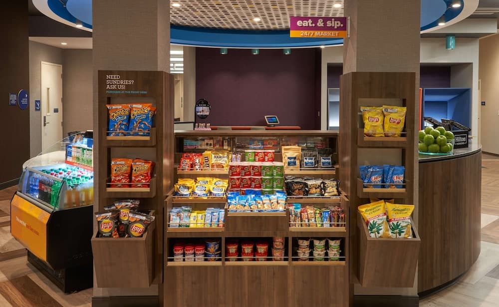 Tru by Hilton Fort Lauderdale Downtown — 5