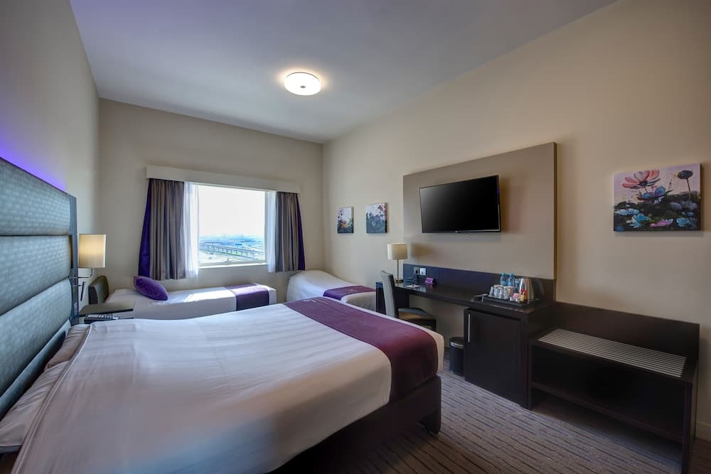Premier Inn Dubai Ibn Battuta Mall — 3