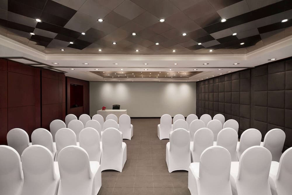 Ramada Plaza by Wyndham Dubai Deira — 25