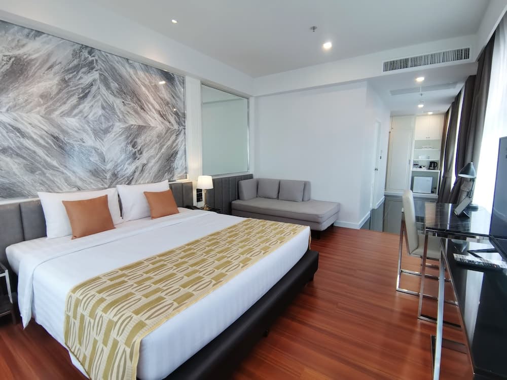 El Hotel y Residencia Bless — 26