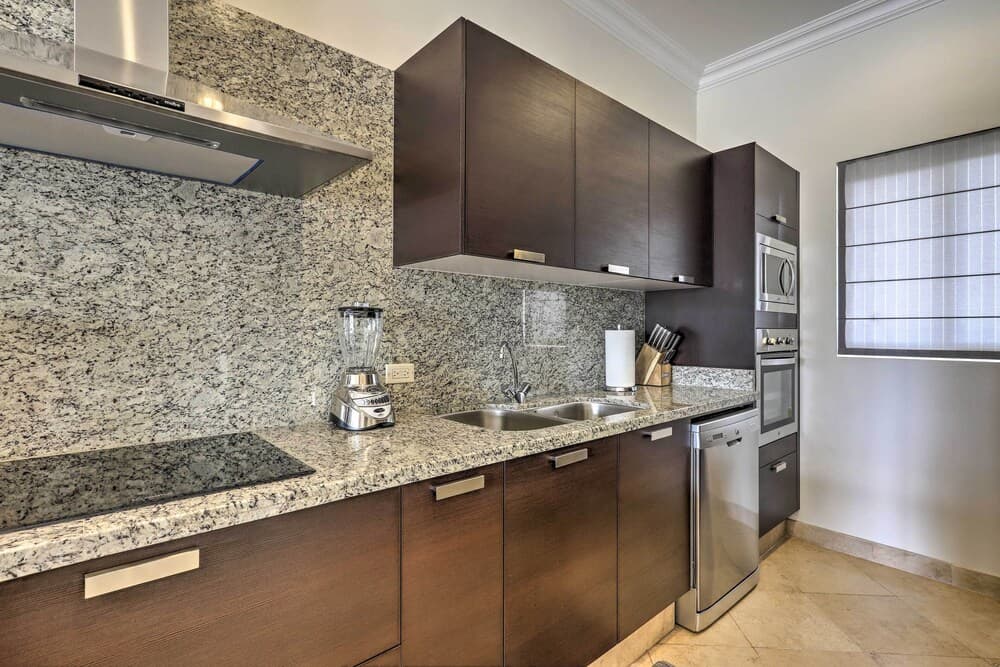 Walk to Beach: Modern Cabo Condo w/ Balcony! — 19