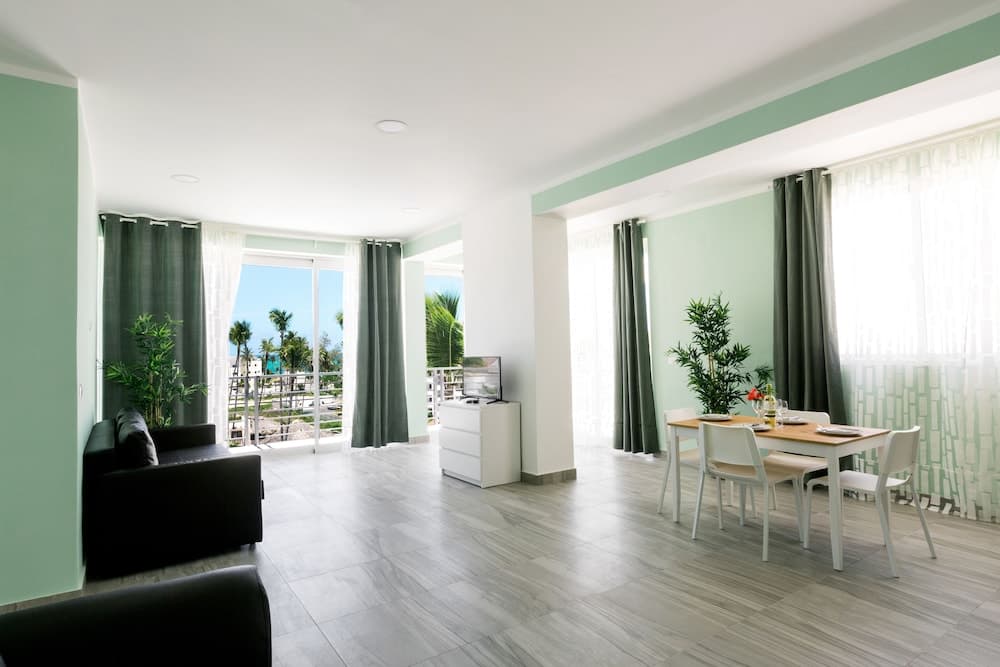 Ducassi Suites Rooftop Pool Club Spiaggia & Spa — 15