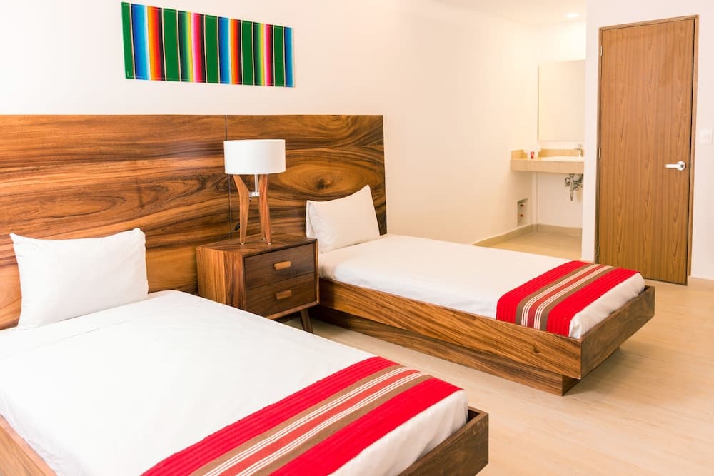 Nomads Party Hotel & Hostal — 11