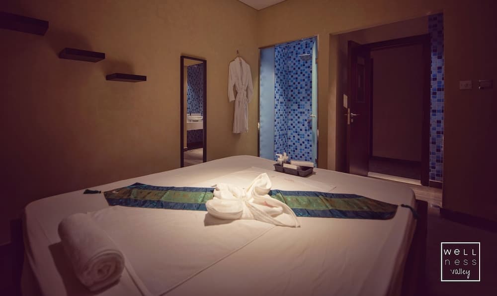 Canal Central Hotel — 12
