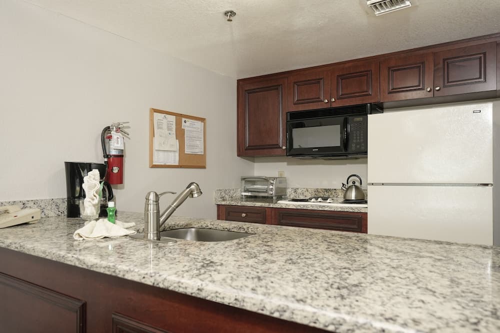 Parc Corniche Condominium Suite Hotel — 12