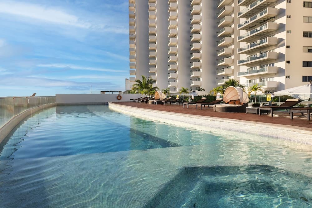 Suites Malecon Cancun — 1
