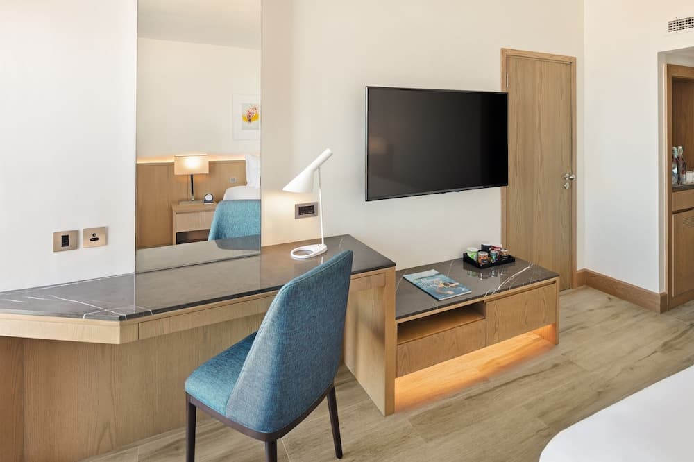 JA Beach Hotel, Dubai — 19