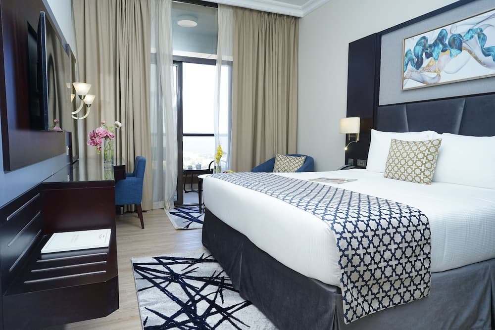 Two Seasons Hotel & Apartments — 12