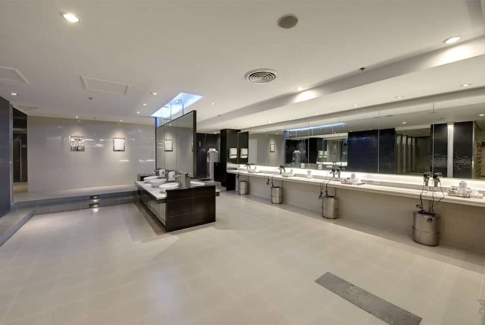 Pathumwan Princess Hotel — 27
