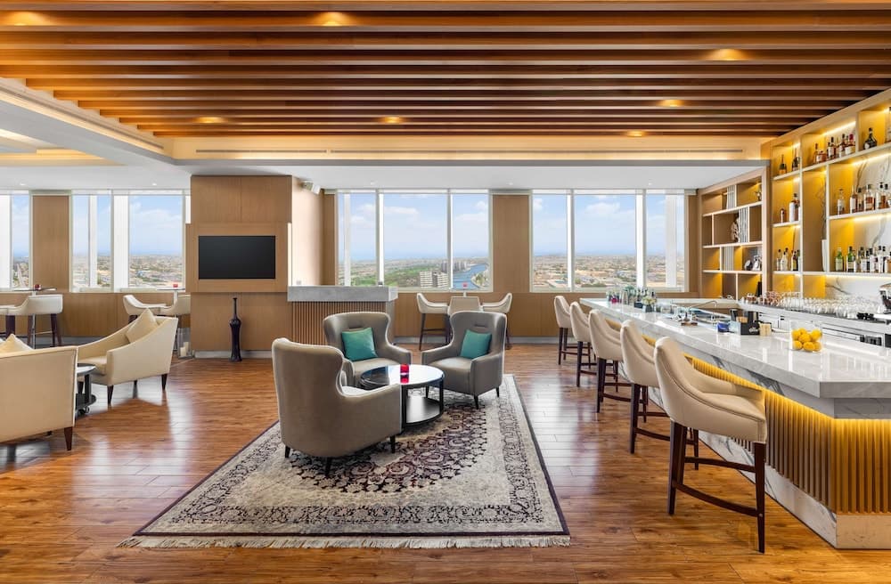 V Hotel Dubai, Curio Collection by Hilton — 27