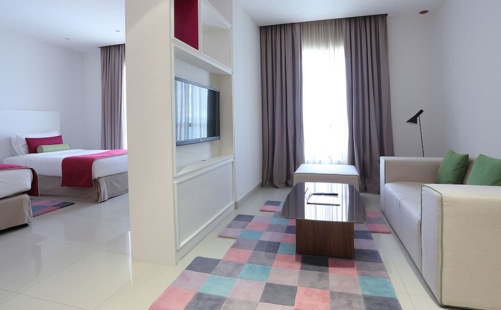 Ramada Hotel e Suite by Wyndham Dubai JBR — 11