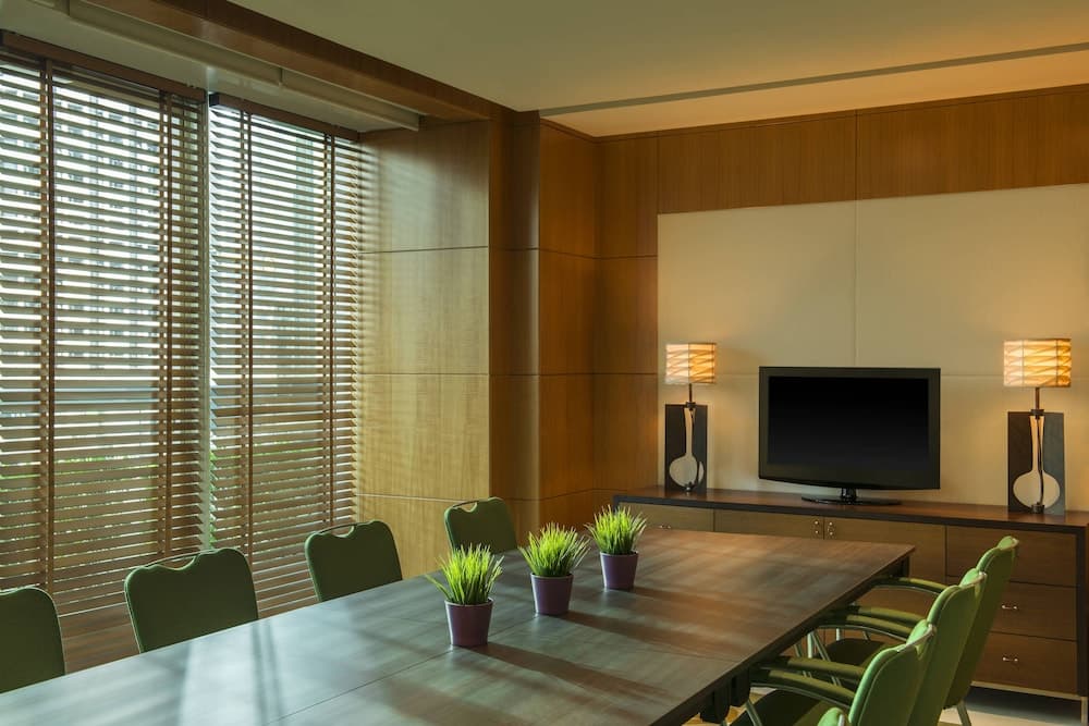 Four Points by Sheraton Sheikh Zayed Road, Dubai — 17