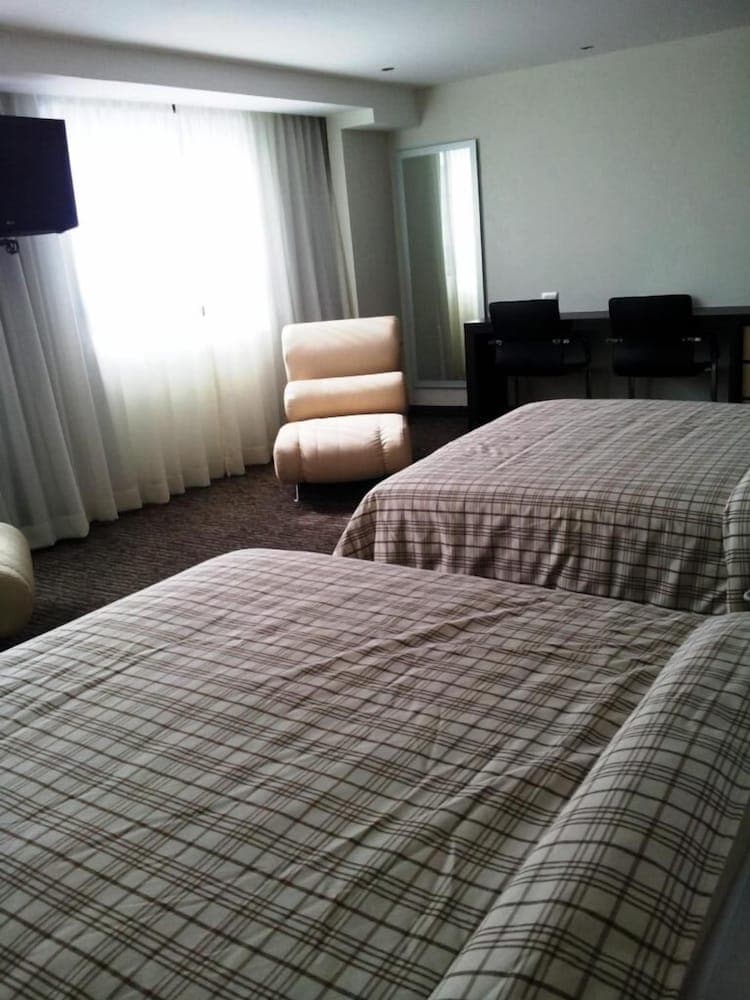 Hotel Astor — 13
