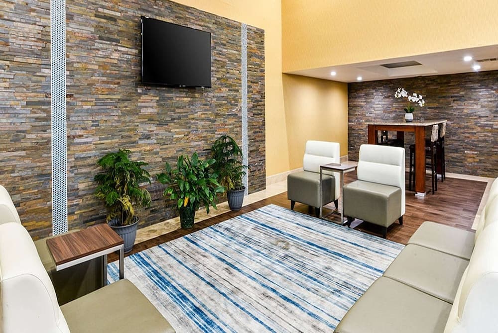 Travelodge by Wyndham Commerce Los Angeles Area — 6