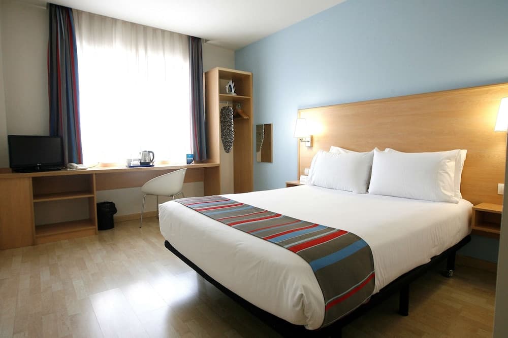 Travelodge Madrid Torrelaguna — 1
