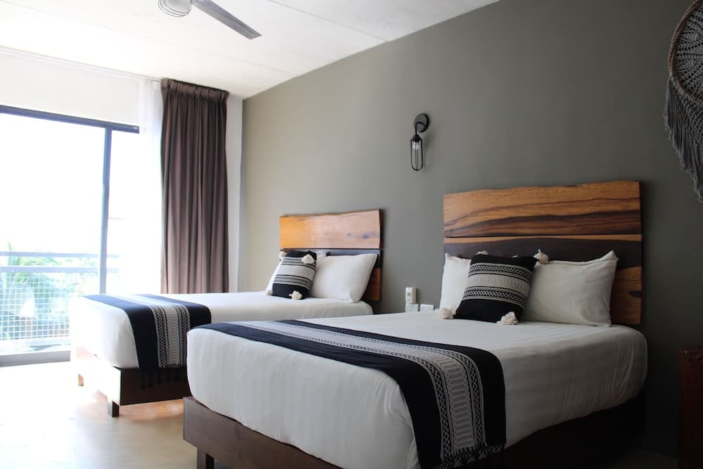 Hotel52 — 25