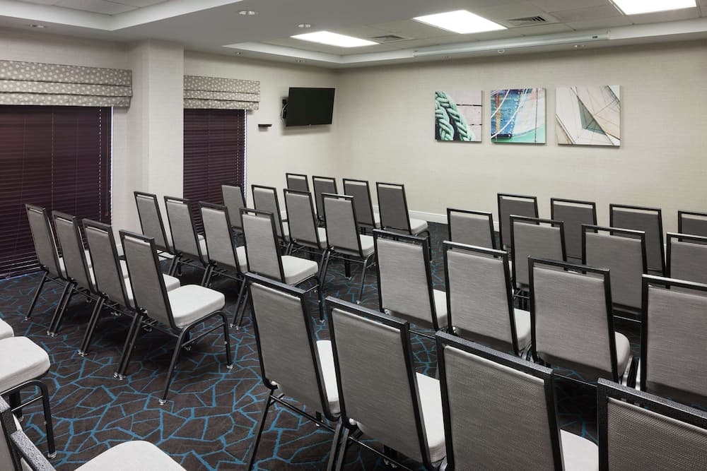 Hampton Inn & Suites by Hilton Miami-Doral/Dolphin Mall — 2