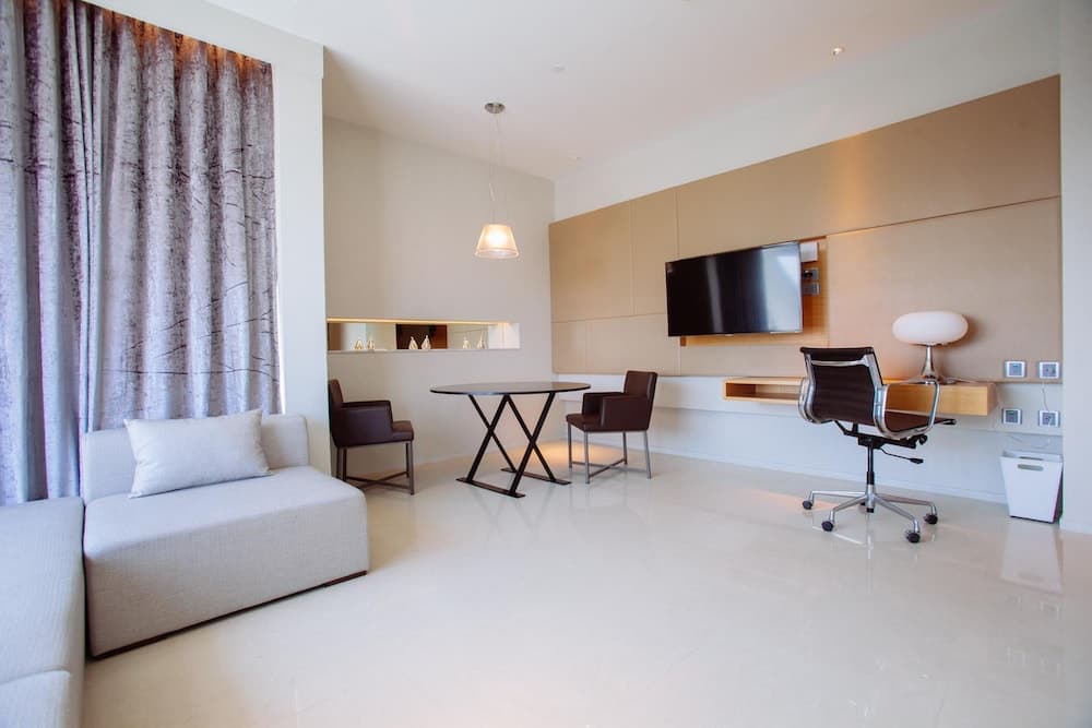 Mode Sathorn Hotel — 25