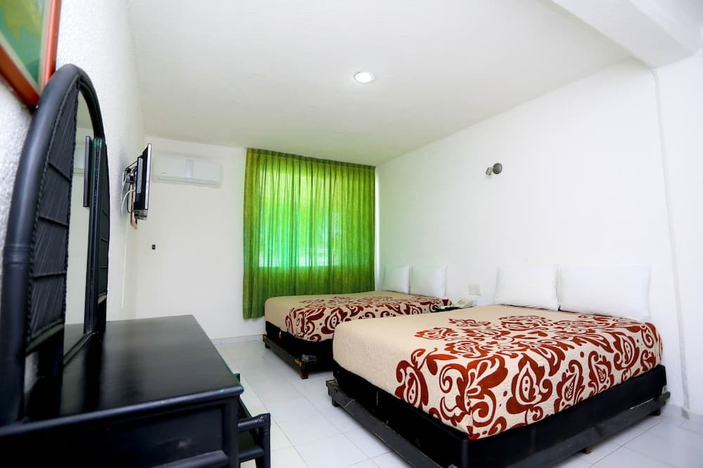 Hotel Maria de Lourdes Cancun — 18
