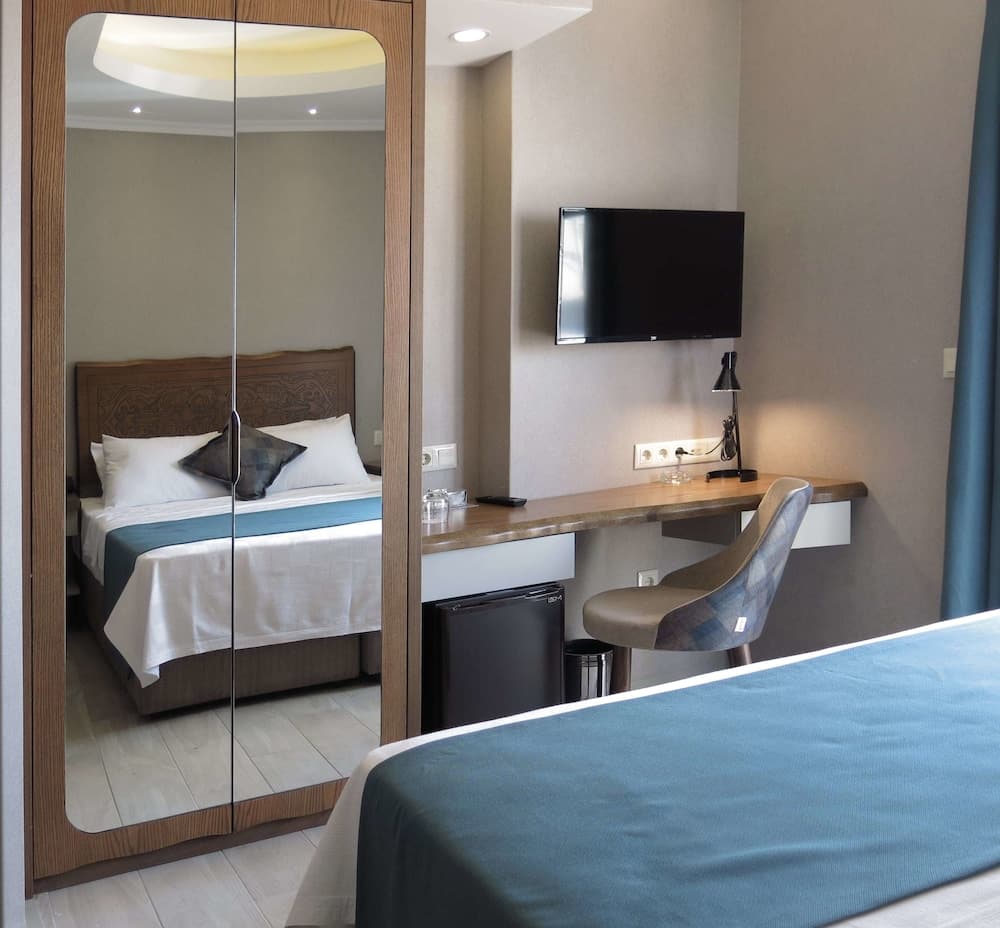 Hotel Galatahan — 18