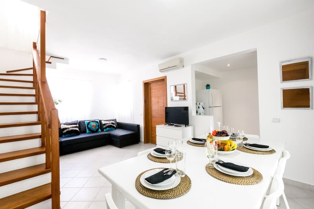 Hotel Tropicana Suites Deluxe Beach Club & Pool — 29