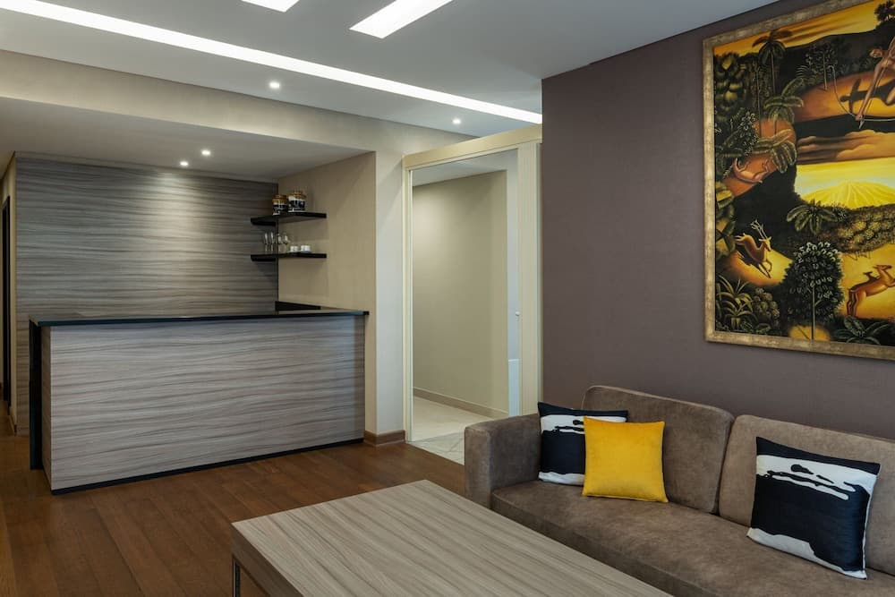 Four Points by Sheraton Production City, Dubai — 3