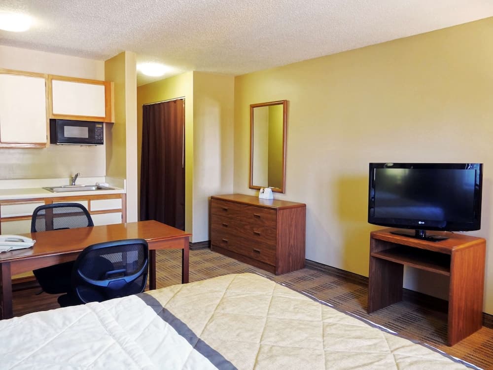 Extended Stay America Suites Ft Lauderdale Cyp Crk NW 6th Wy — 9
