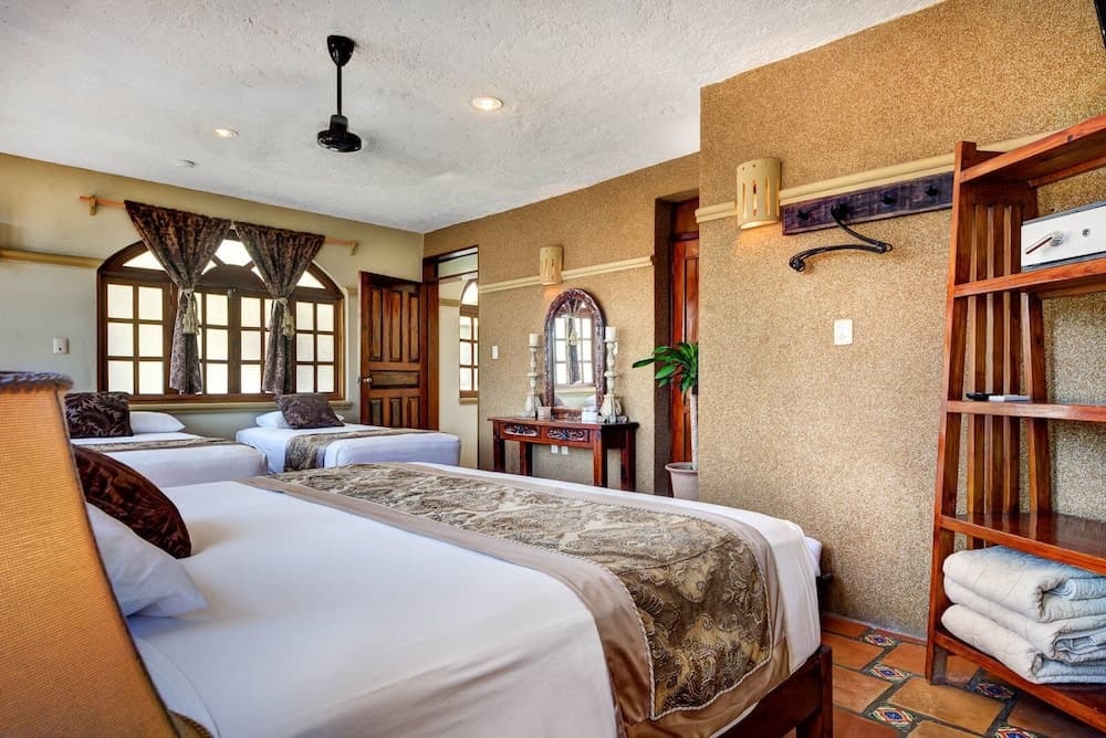 Hotel Cielo — 2