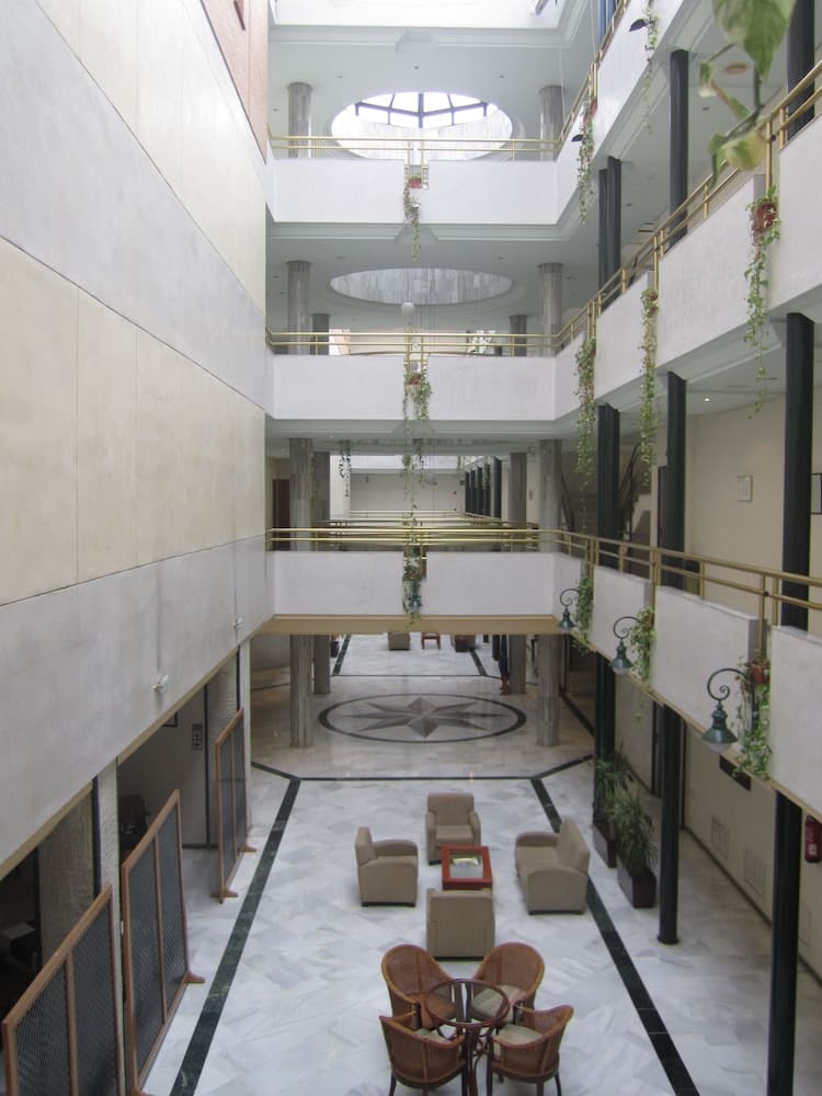 San Pablo Sevilla — 30