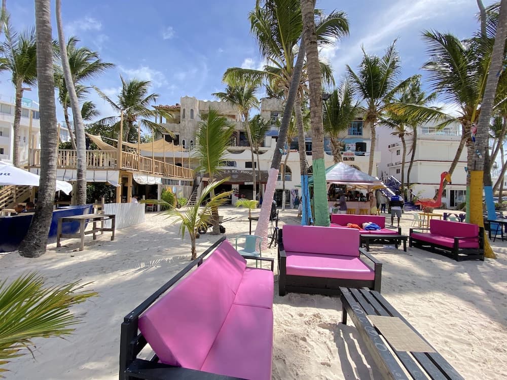 Aventura Deluxe Suites Rooftop Pool — 11