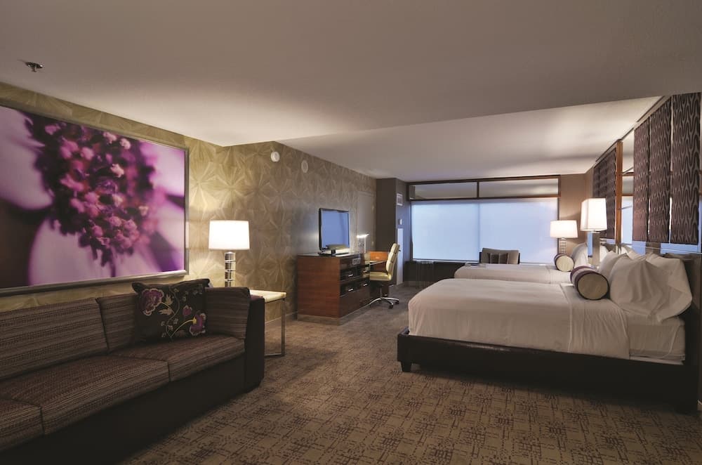 MGM Grand Hotel & Casino — 18