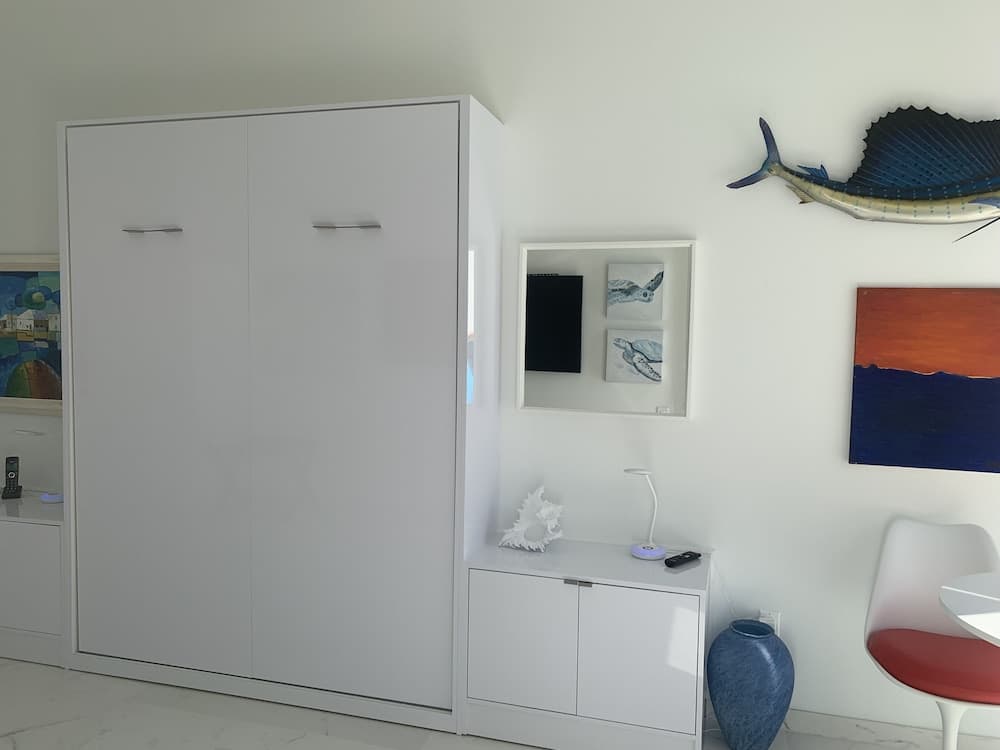 Guesthouse per soli uomini con opzione di abbigliamento vicino a Wilton Manors — 15
