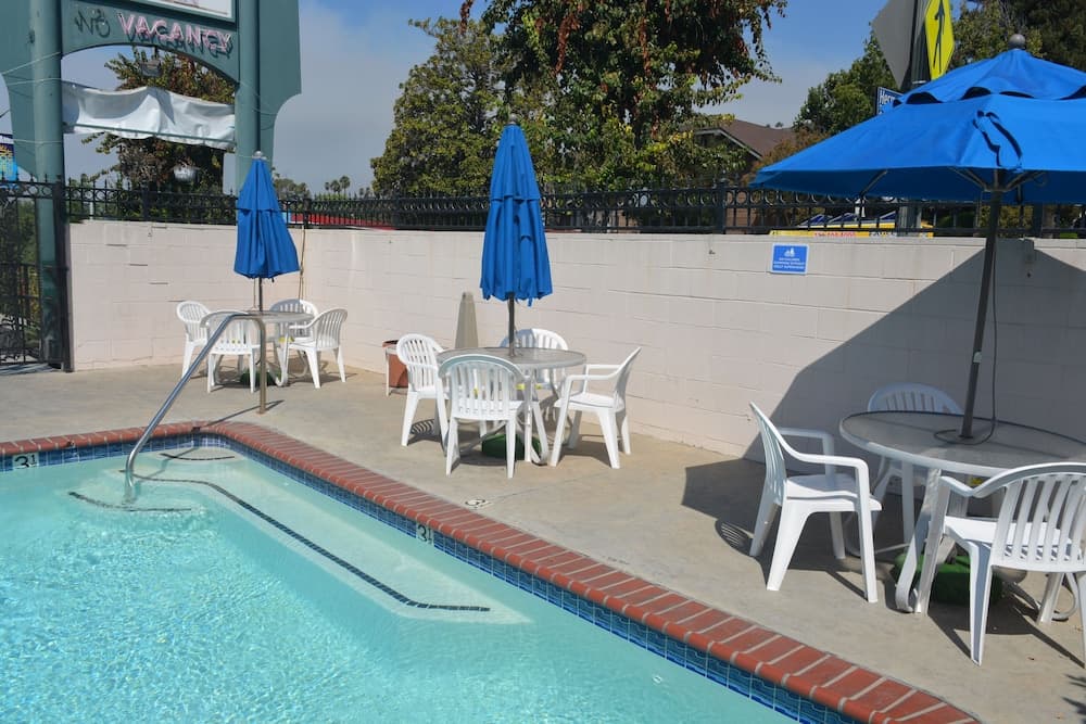 Bienvenido Inn en Colorado Blvd. — 20