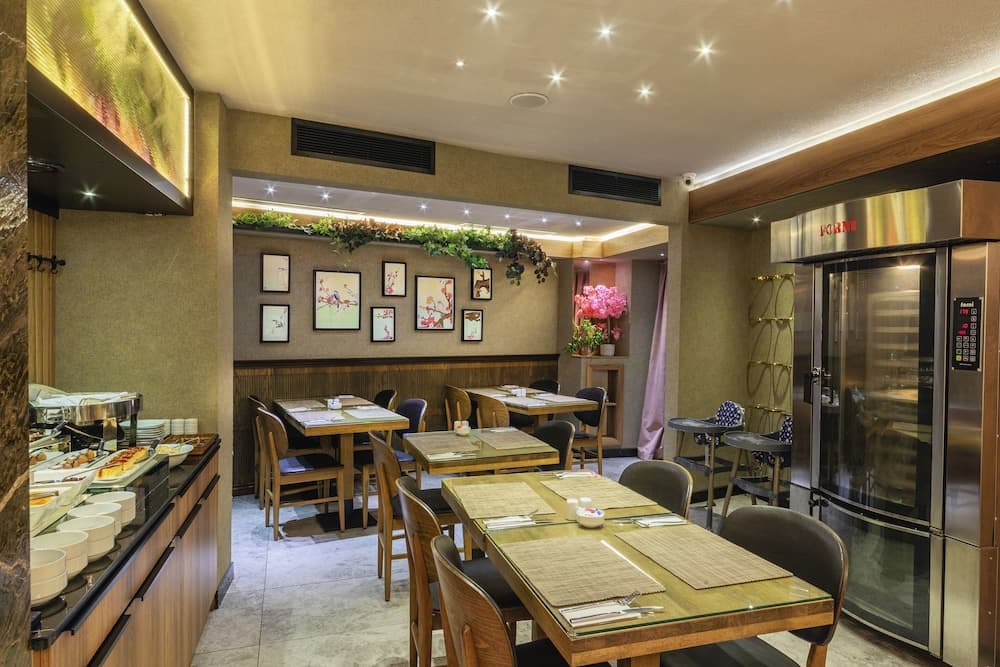 Ayramin Deluxe Hotel — 22