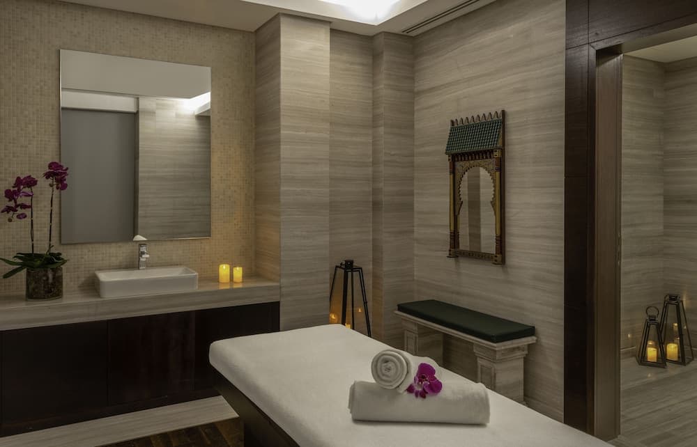 Hotel Renaissance Business Bay, Dubai — 5