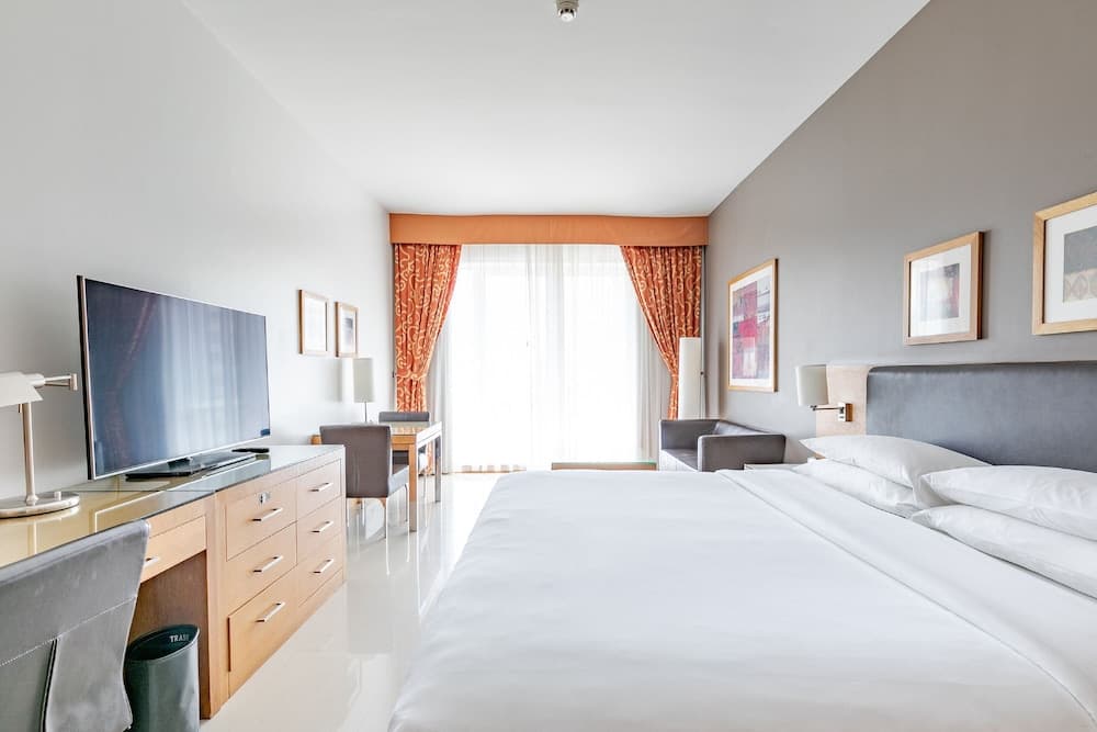 Four Points by Sheraton Bur Dubai — 23
