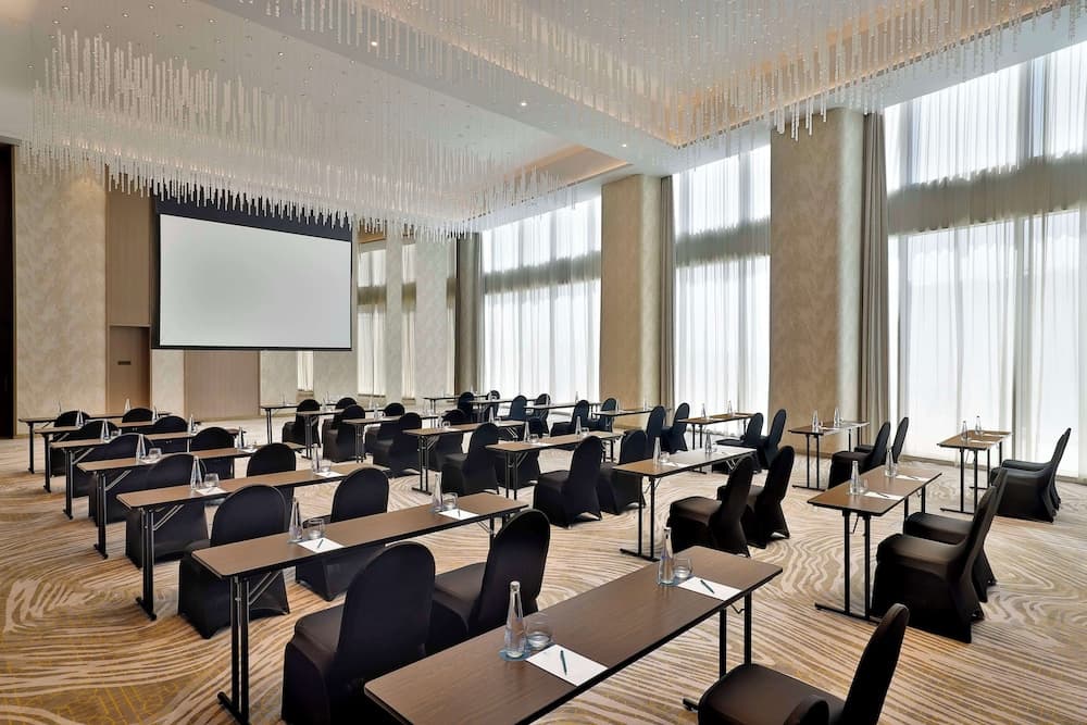 Embassy Suites By Hilton Dubai Business Bay — 28