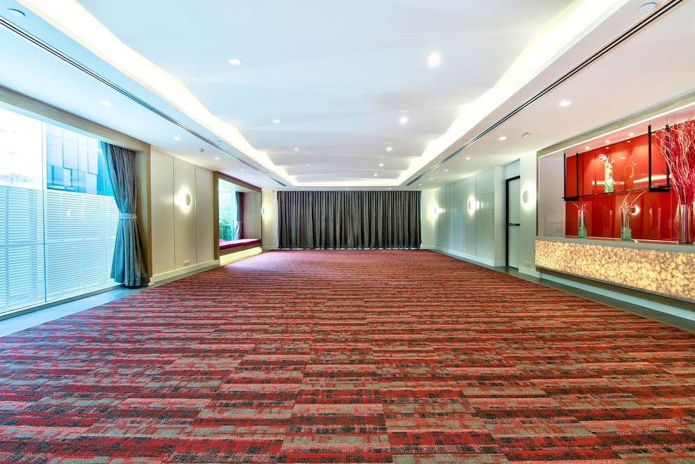 PARK PLAZA BANGKOK SOI 18 — 3