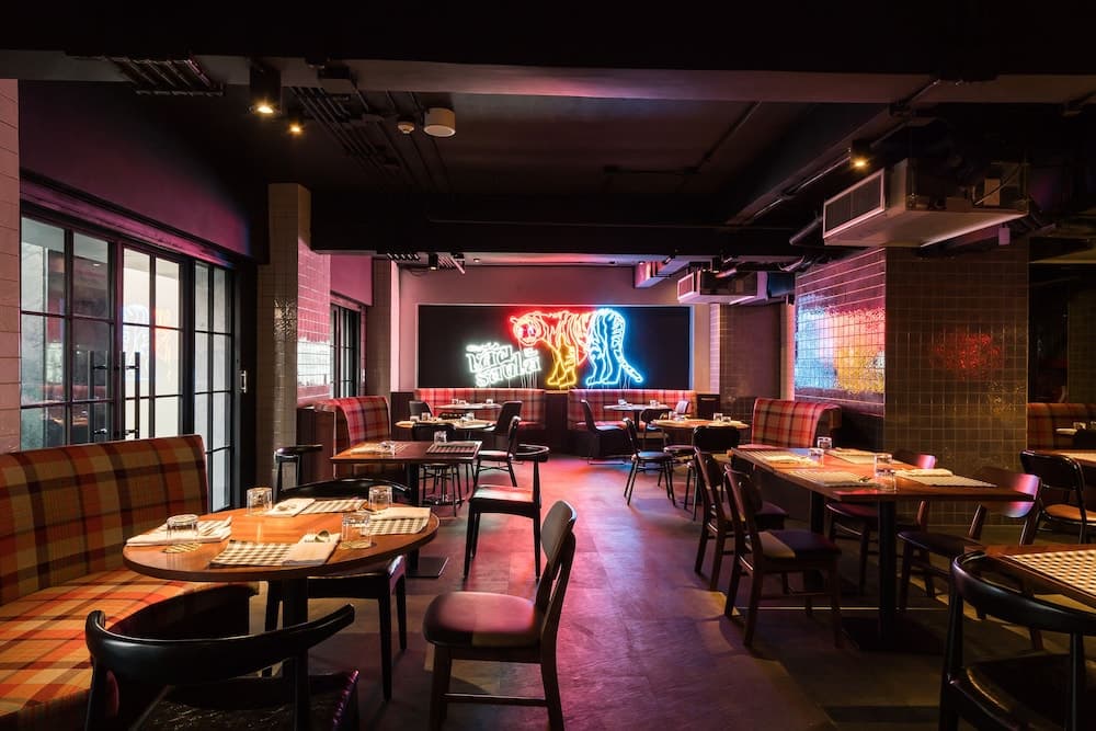 Akara Hotel Bangkok — 12