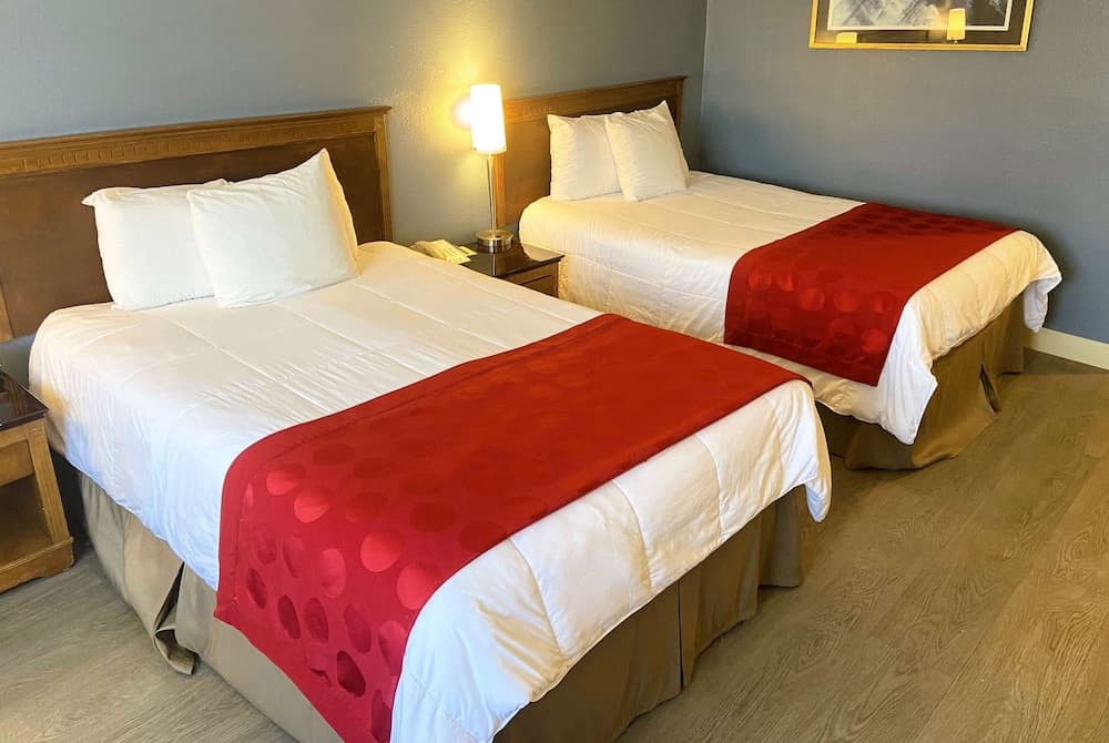 Ramada by Wyndham Los Angeles/Koreatown West — 21