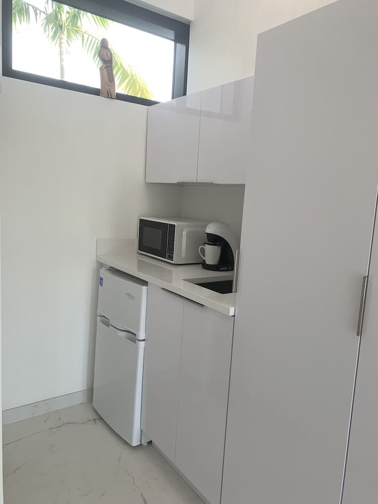 Guesthouse per soli uomini con opzione di abbigliamento vicino a Wilton Manors — 7